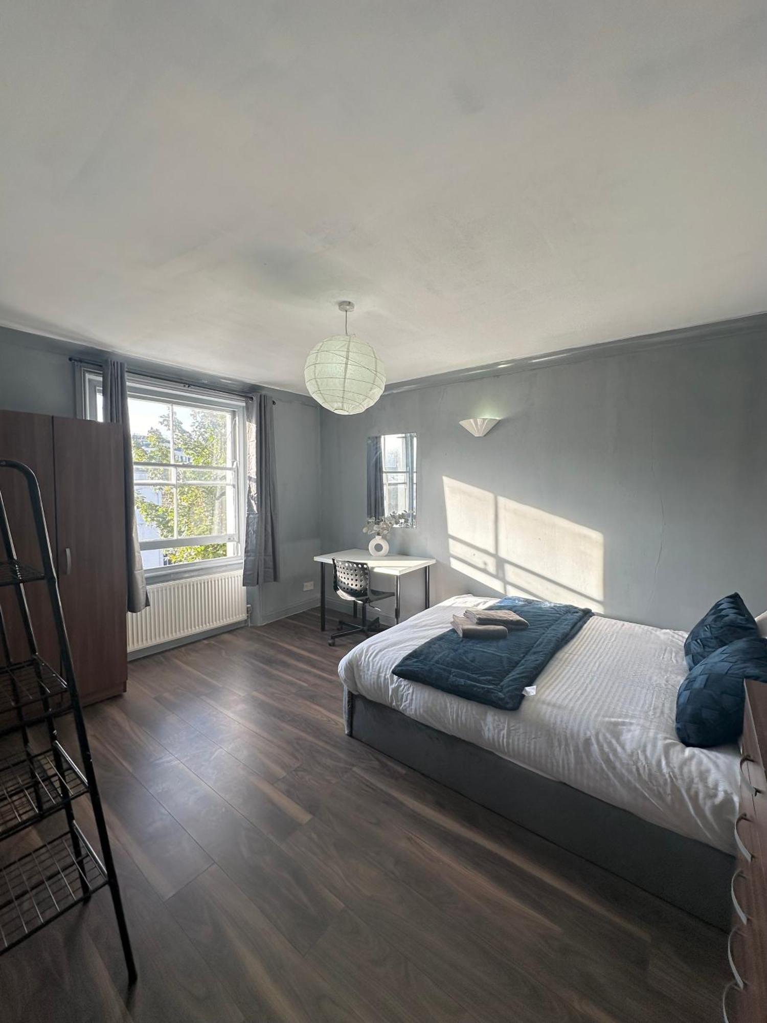 Luxury Room In A 4 Bedroom Flat! 4 Minutes Walk To Kingscross, St Pancras Londra Esterno foto