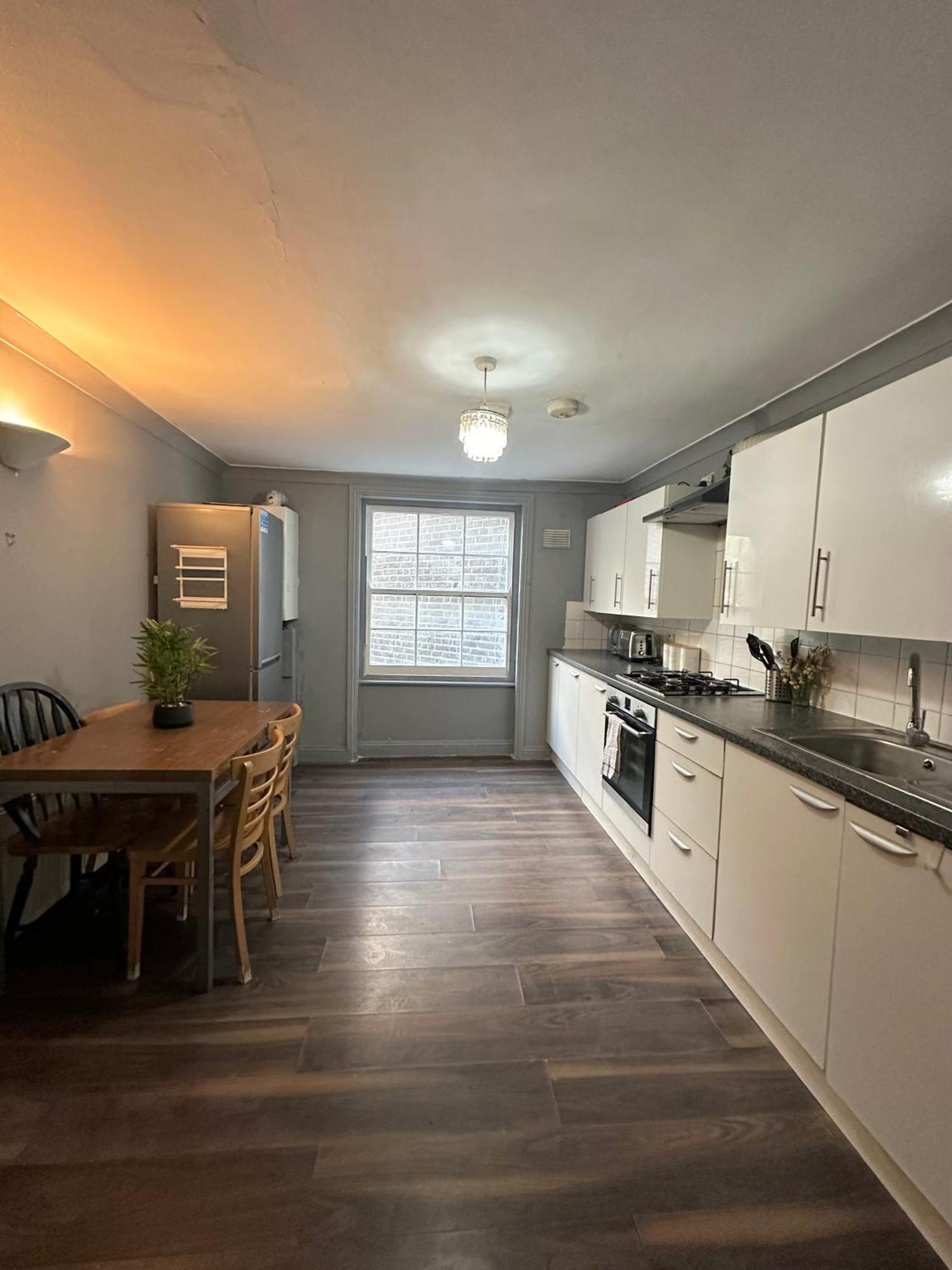 Luxury Room In A 4 Bedroom Flat! 4 Minutes Walk To Kingscross, St Pancras Londra Esterno foto