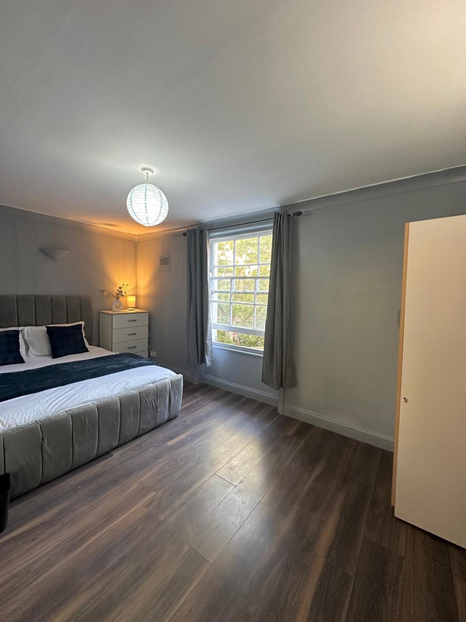 Luxury Room In A 4 Bedroom Flat! 4 Minutes Walk To Kingscross, St Pancras Londra Esterno foto