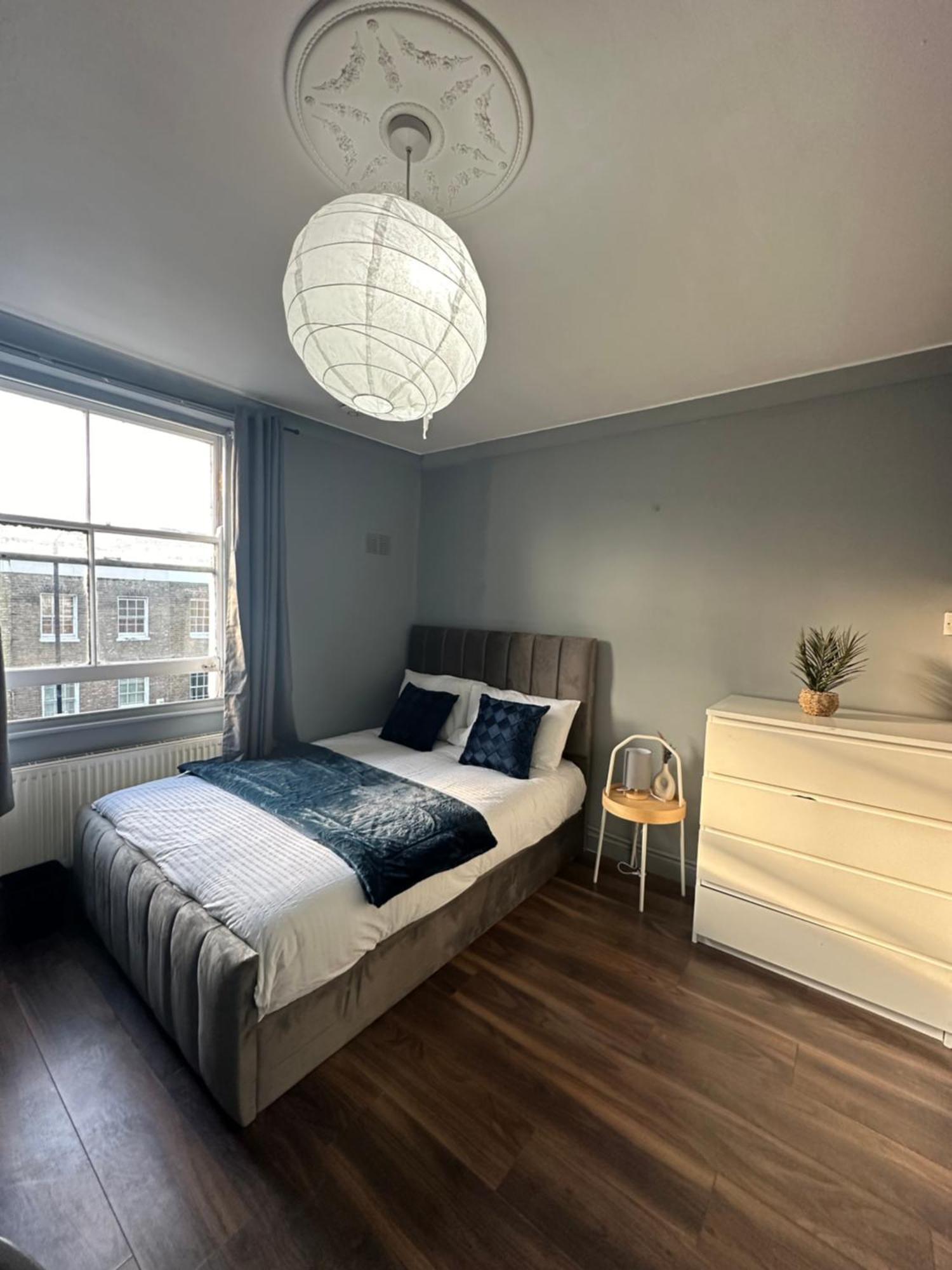 Luxury Room In A 4 Bedroom Flat! 4 Minutes Walk To Kingscross, St Pancras Londra Esterno foto