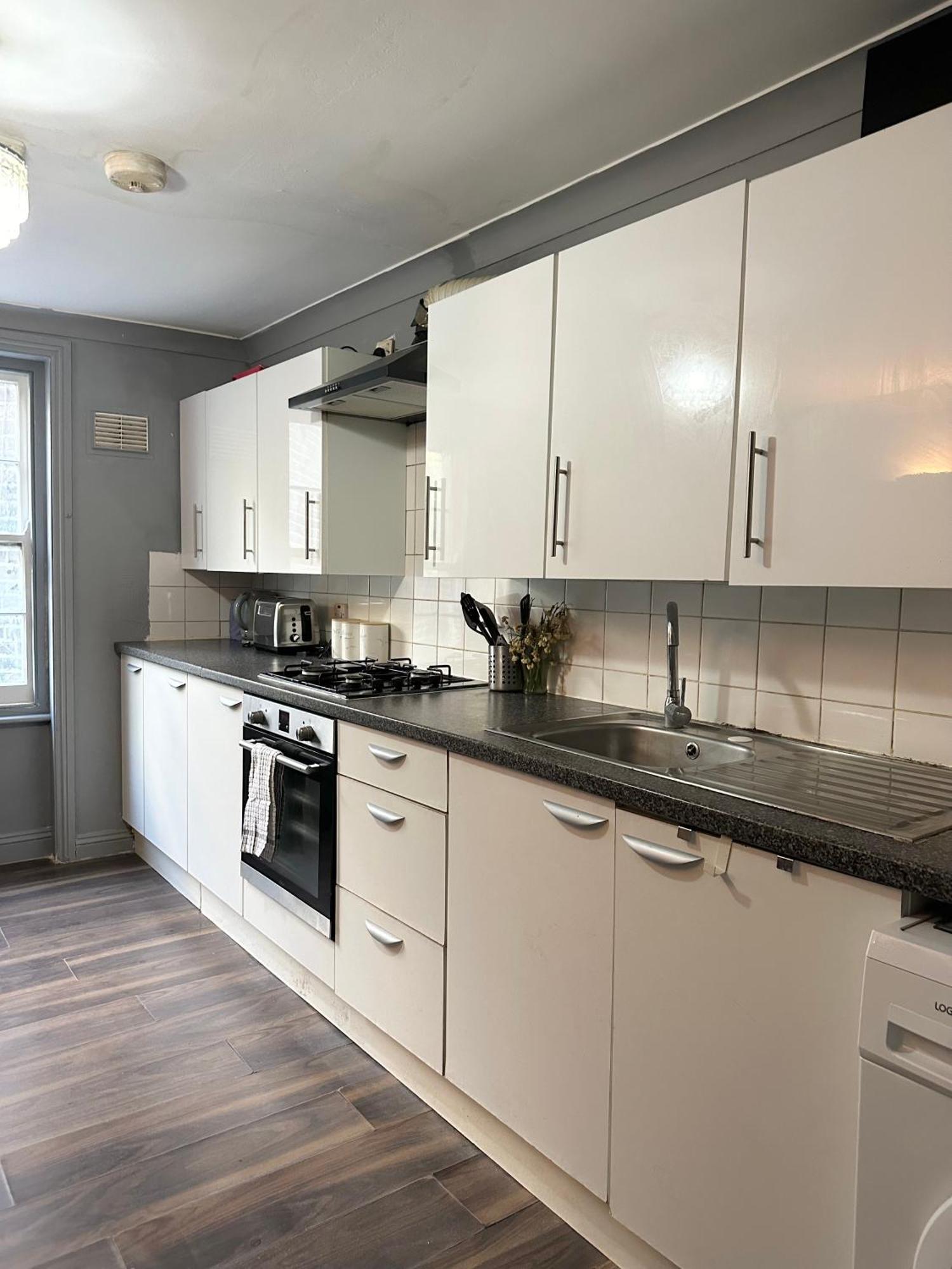 Luxury Room In A 4 Bedroom Flat! 4 Minutes Walk To Kingscross, St Pancras Londra Esterno foto