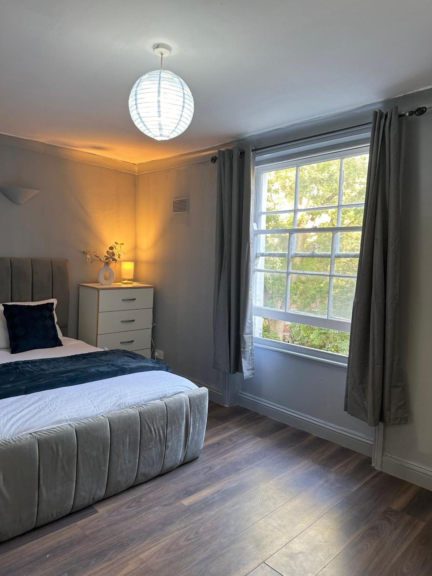 Luxury Room In A 4 Bedroom Flat! 4 Minutes Walk To Kingscross, St Pancras Londra Esterno foto