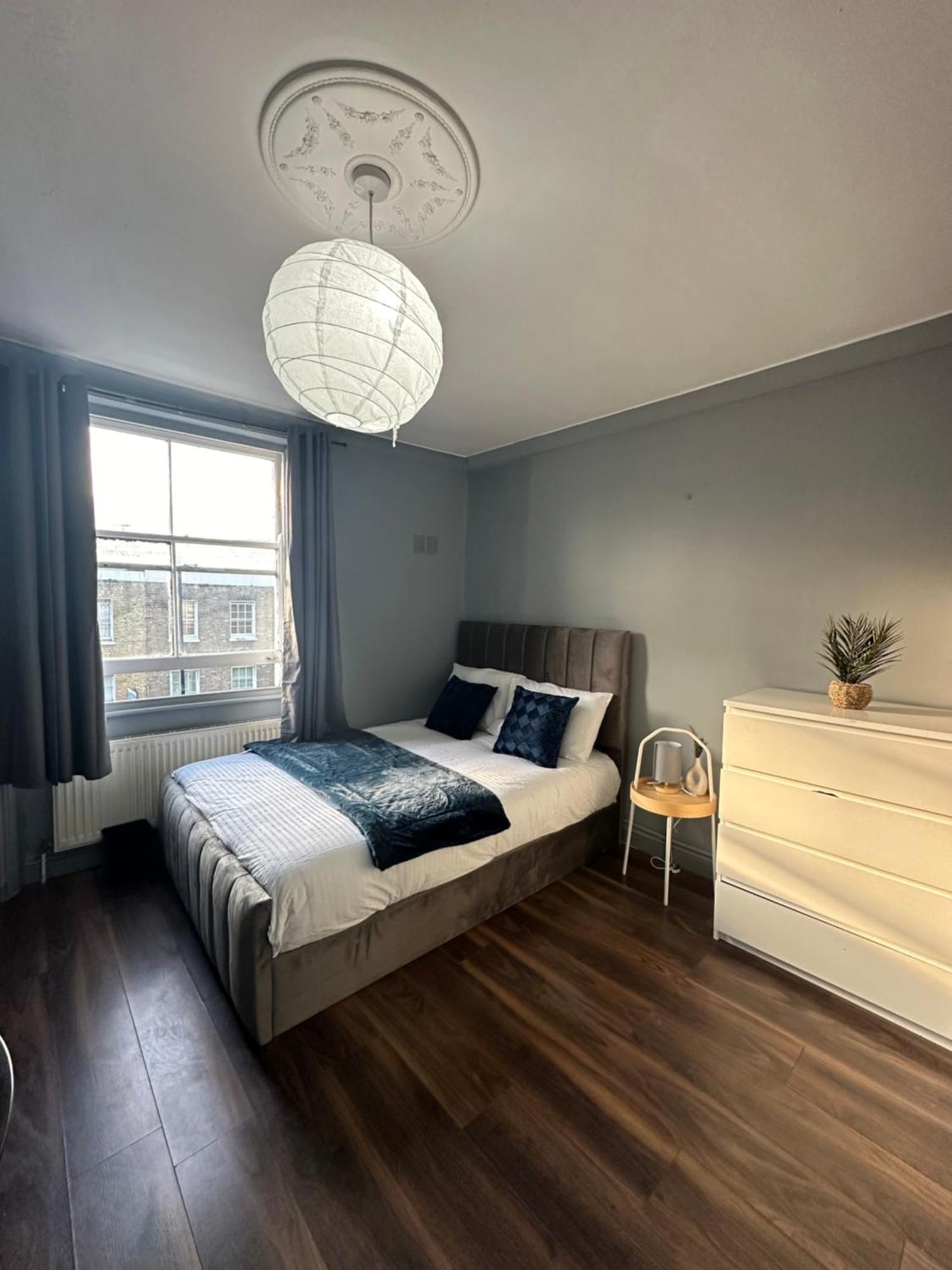 Luxury Room In A 4 Bedroom Flat! 4 Minutes Walk To Kingscross, St Pancras Londra Esterno foto