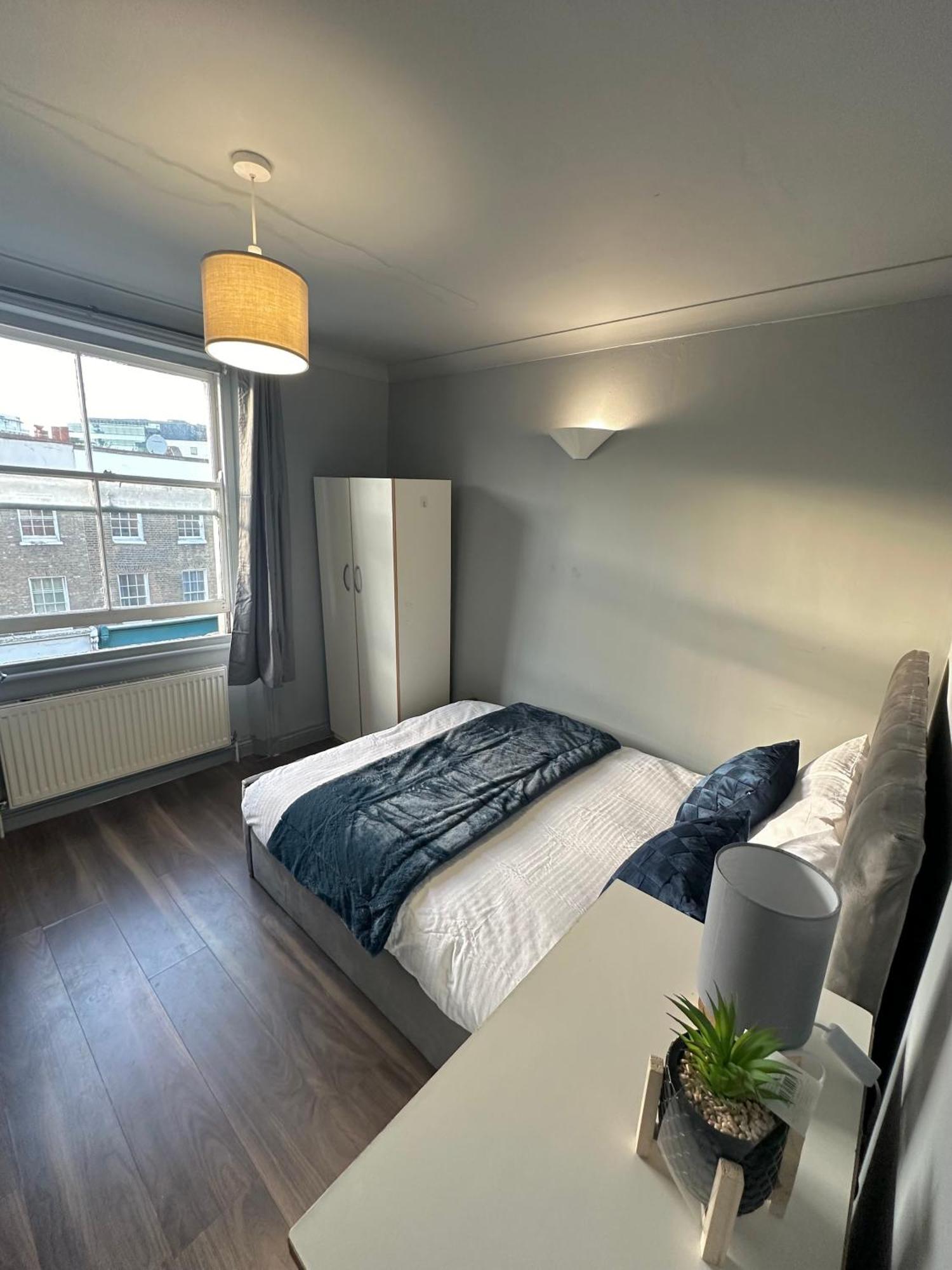 Luxury Room In A 4 Bedroom Flat! 4 Minutes Walk To Kingscross, St Pancras Londra Esterno foto