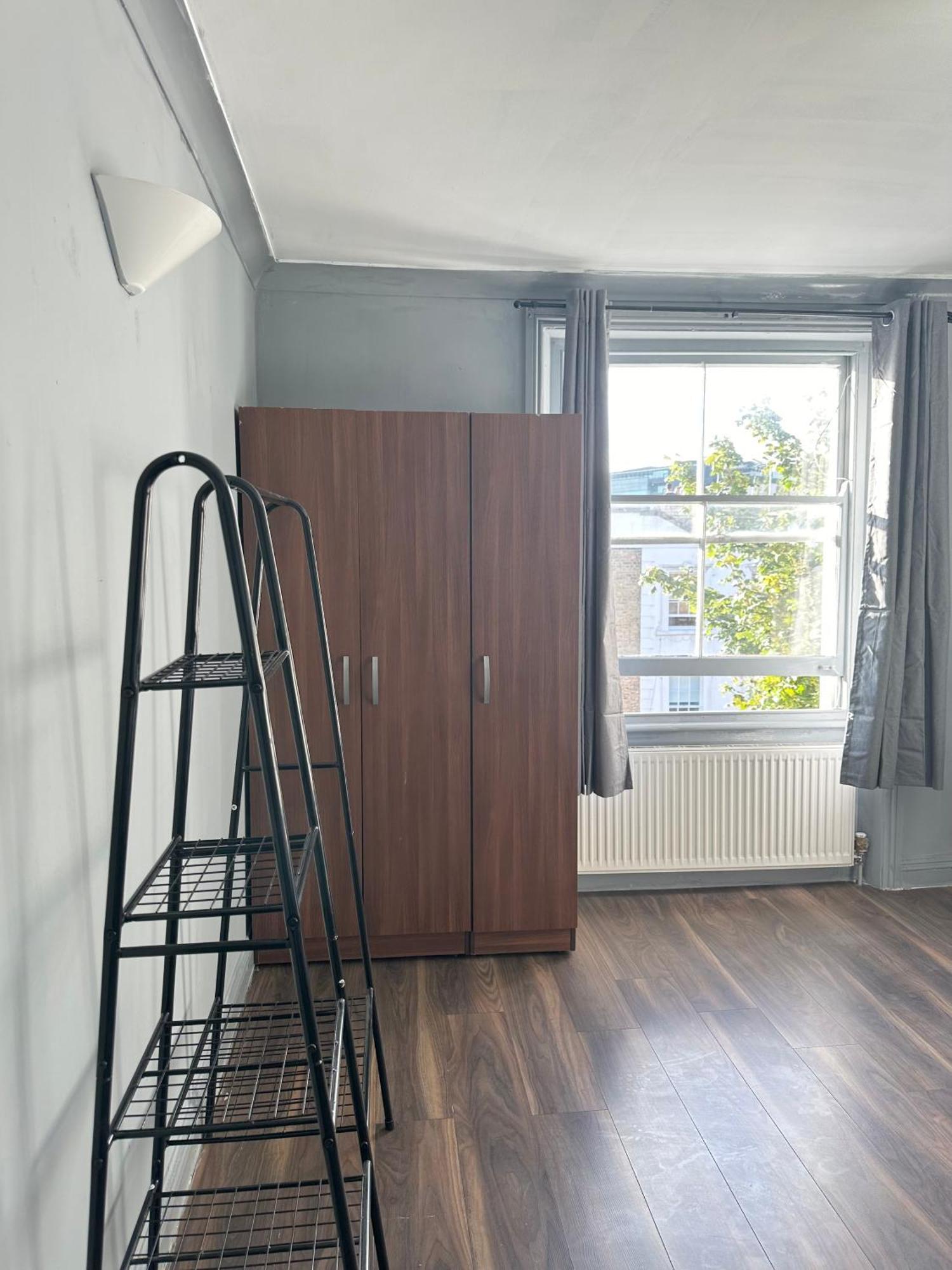 Luxury Room In A 4 Bedroom Flat! 4 Minutes Walk To Kingscross, St Pancras Londra Esterno foto