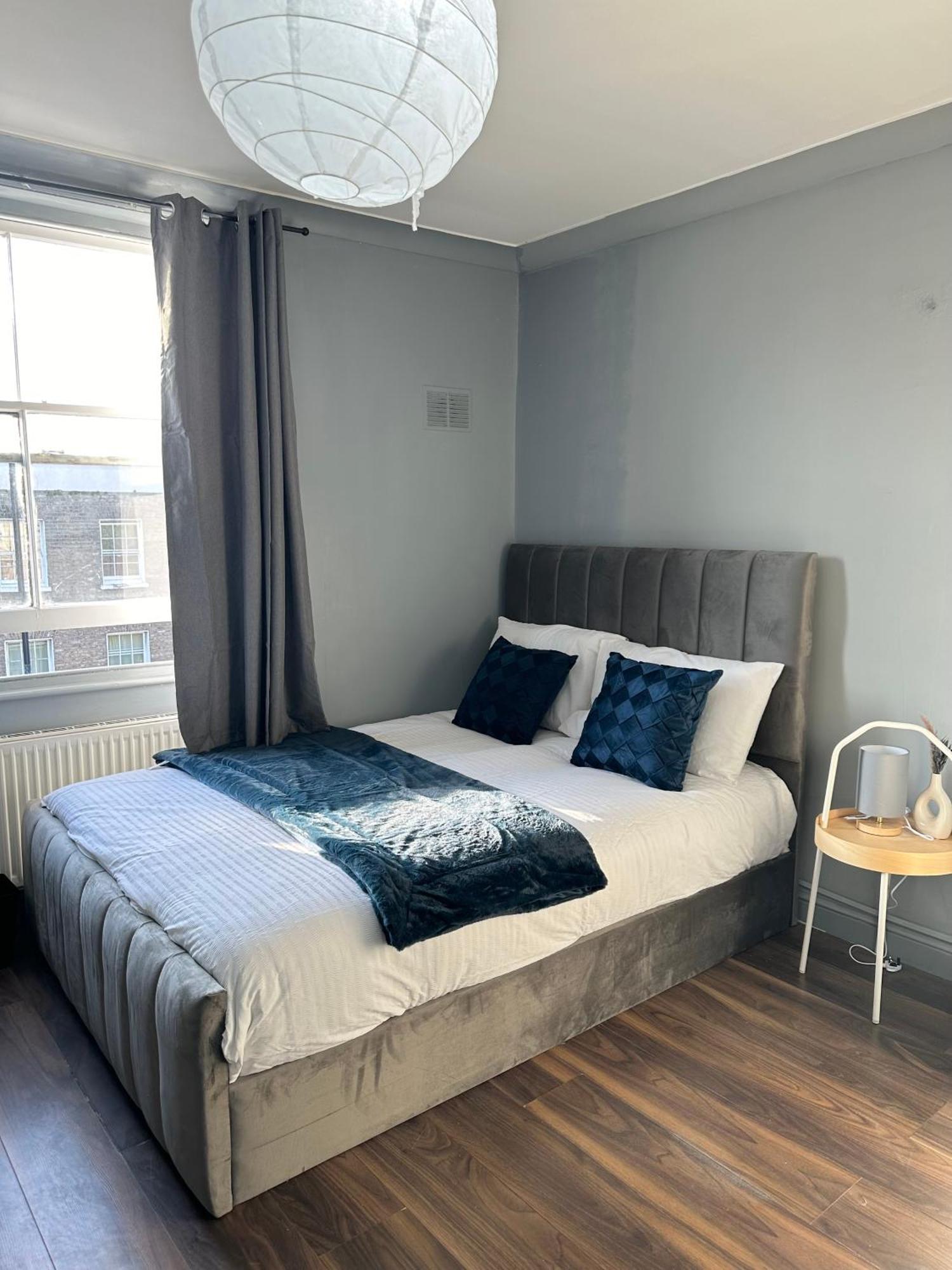 Luxury Room In A 4 Bedroom Flat! 4 Minutes Walk To Kingscross, St Pancras Londra Esterno foto