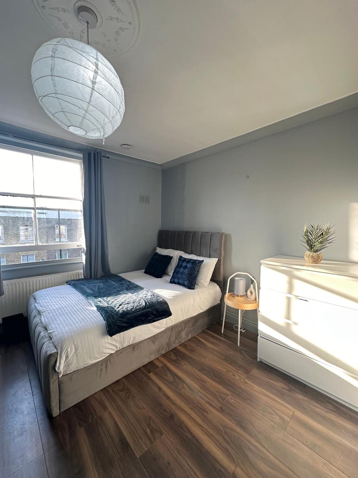 Luxury Room In A 4 Bedroom Flat! 4 Minutes Walk To Kingscross, St Pancras Londra Esterno foto